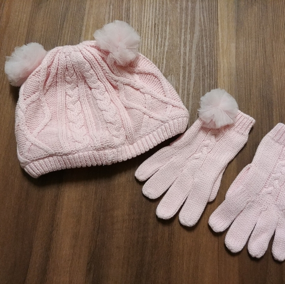 Gymboree Other - Gymboree tulle pom pom knit hat gloves